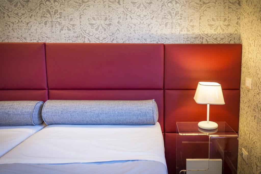 Residenza Monfy Hotel Рим Екстериор снимка